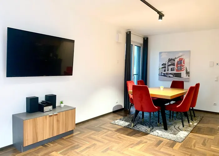 Moeblierte Wohnung + Parkplatz Und Terrasse
