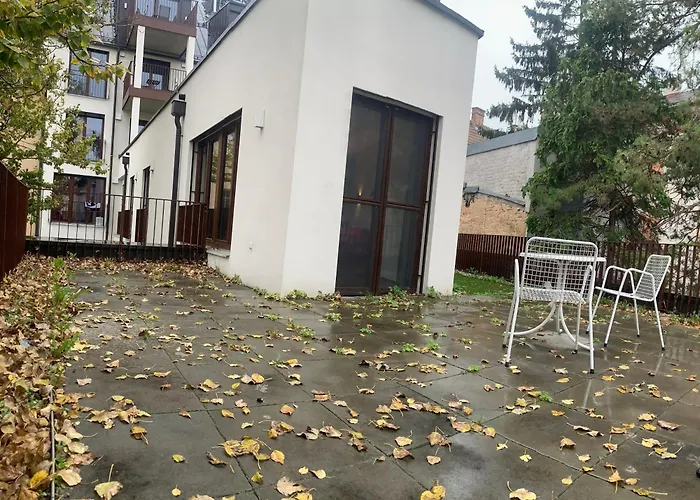 Moeblierte Wohnung + Parkplatz Und Terrasse